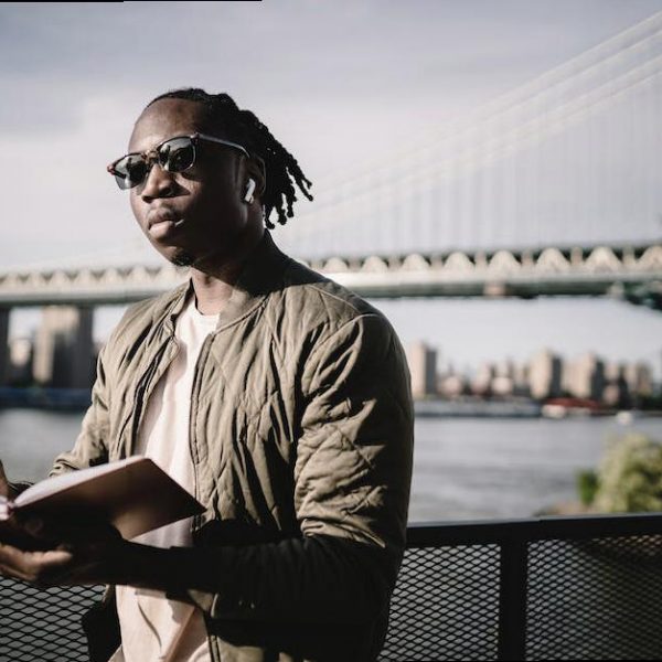 5 Tips to Stay Safe While Traveling