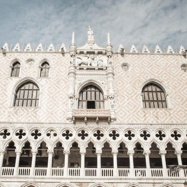 Uncovering the Best Travel Deals: Tips to Help You Save